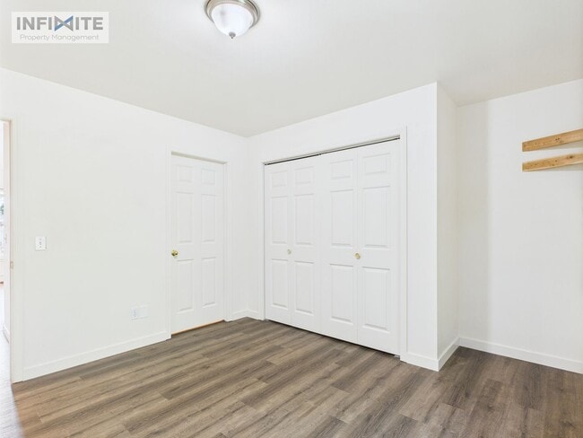 Building Photo - Great Three Bedroom Condo in Belgrade!
