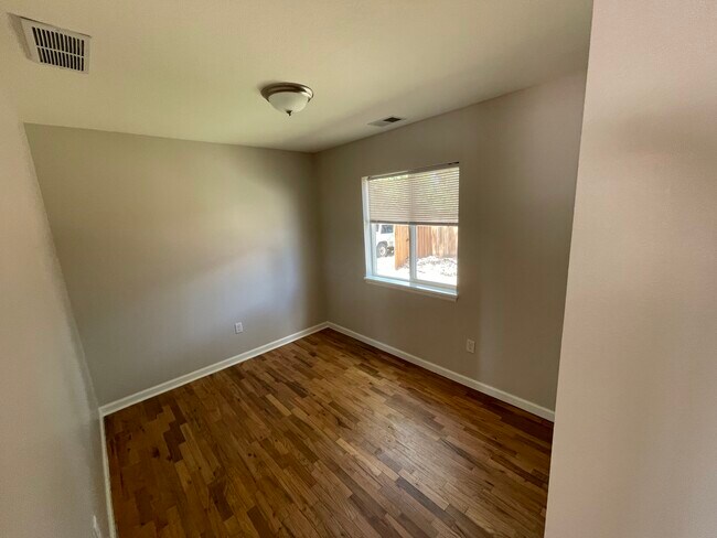 Building Photo - Cheesman St. BR