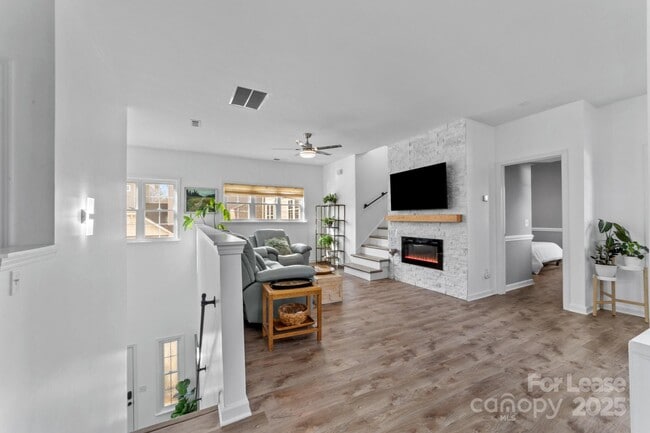 Building Photo - 18823 Cloverstone Cir