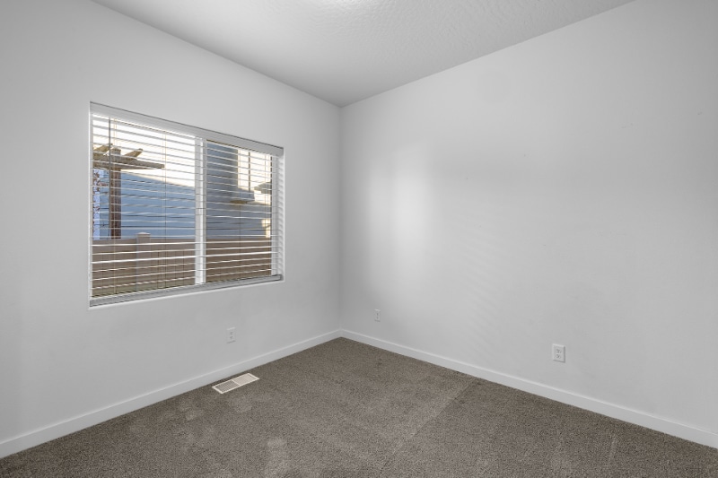 Building Photo - 3041 W Pascal Dr