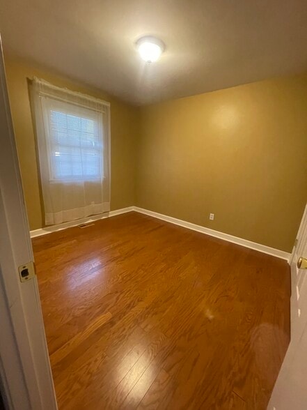 Building Photo - 1832 Epworth Ln