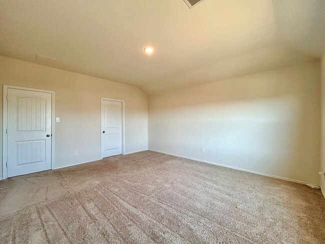 Building Photo - 221 Granary Dr