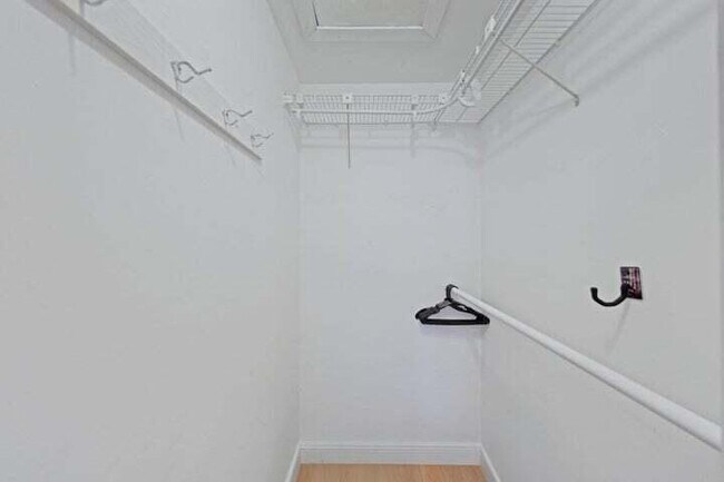 Building Photo - 513 Curlew Rd