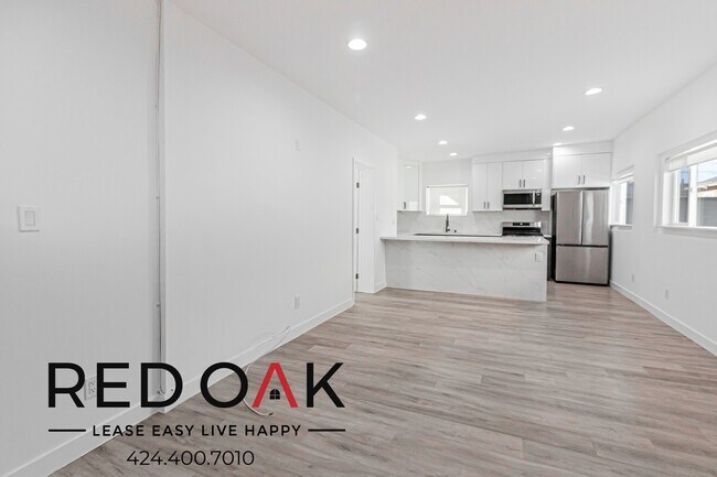 Building Photo - 608 W Hillcrest Blvd