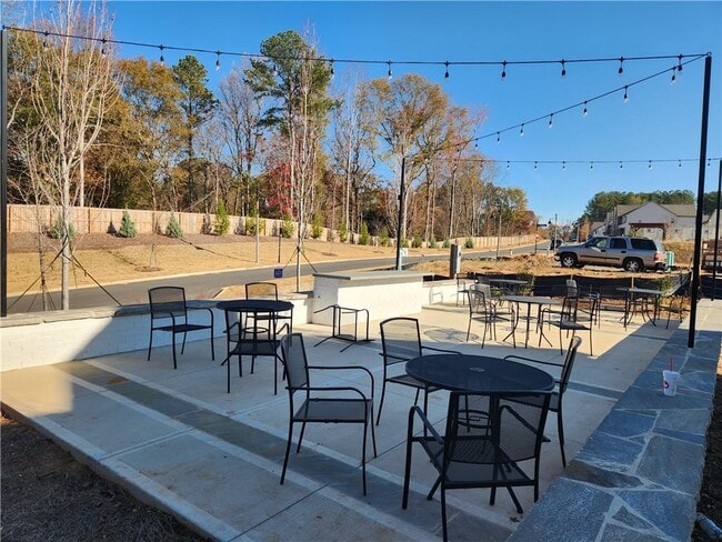 Building Photo - 301 Fraley Dr