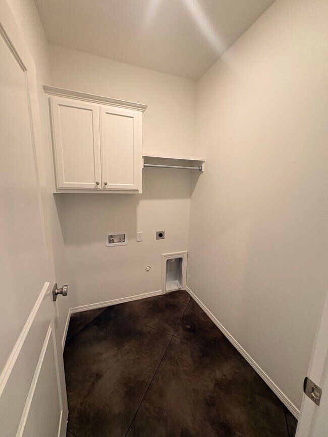 Building Photo - 10301 Stone Meadow Dr