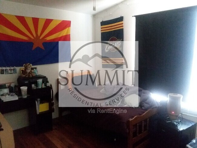 Building Photo - 1901 N Park Ave