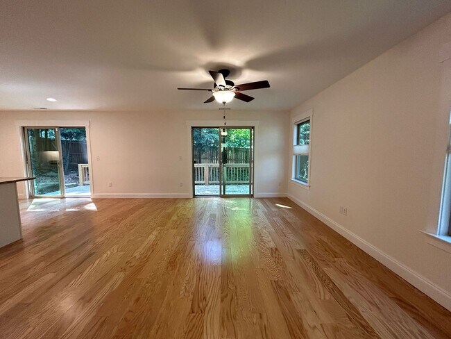 Building Photo - East AVL - 2022 Craftsman Custom Build