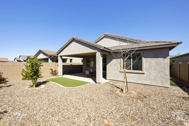 Building Photo - 5854 S Del Rancho