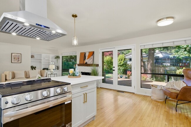 Building Photo - Pet-Friendly Rambler with Modern Updates and Great Layout