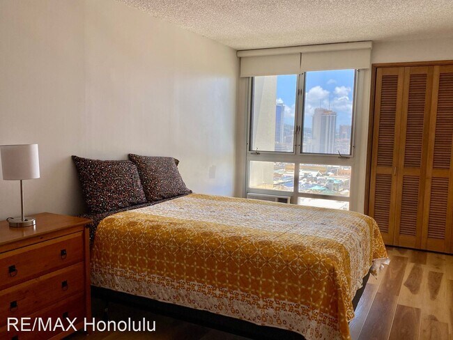Building Photo - 2 br, 2 bath House - 1350 Ala Moana Blvd #...