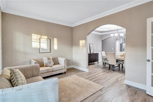 Building Photo - 1141 Carillon Dr SE