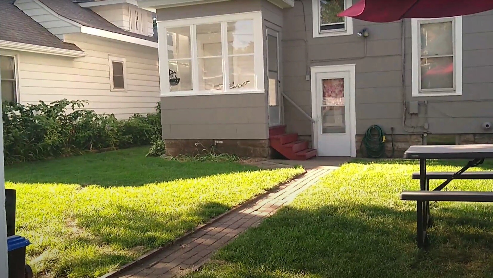 Relaxing backyard - 1335 W Minnehaha Ave