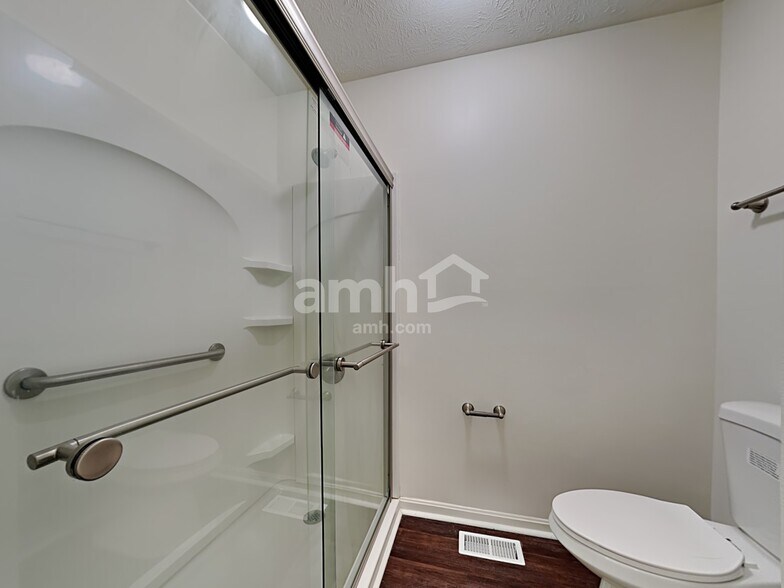 Building Photo - 15 Flamingo Ct