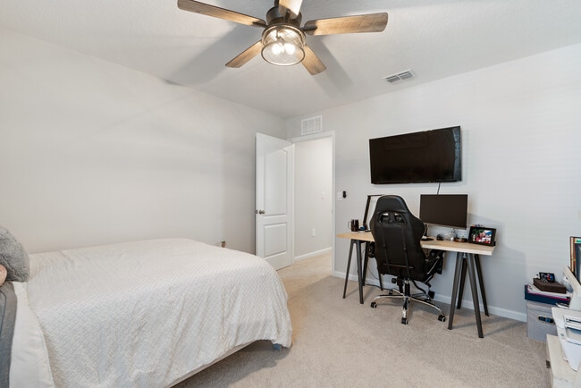 Building Photo - 425 Talulla Trl