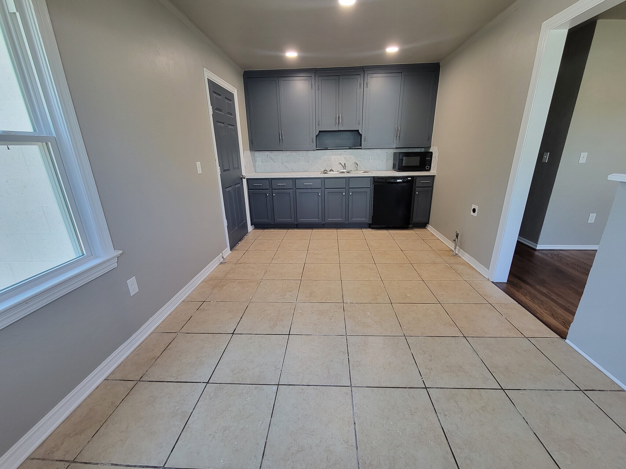 Kitchen (electric stove not pictured) - 504 N Marshall Dr