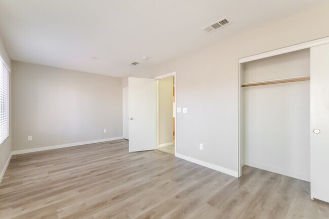 Building Photo - 1042 Juniper Ridge Ave