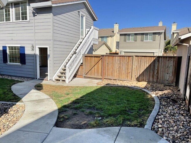Building Photo - 1436 Bello Dr