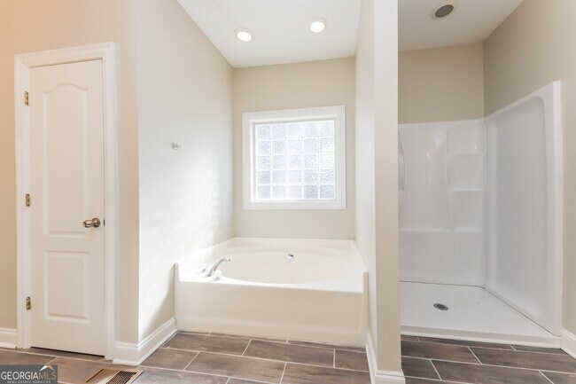 Building Photo - 110 Arborwood Way