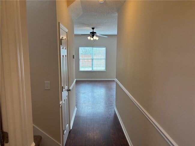 Building Photo - 13 Cottage Trce NW