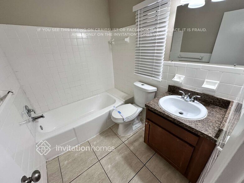 Building Photo - 907 Skyview Dr