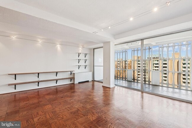 Building Photo - 1301 Delaware Ave SW