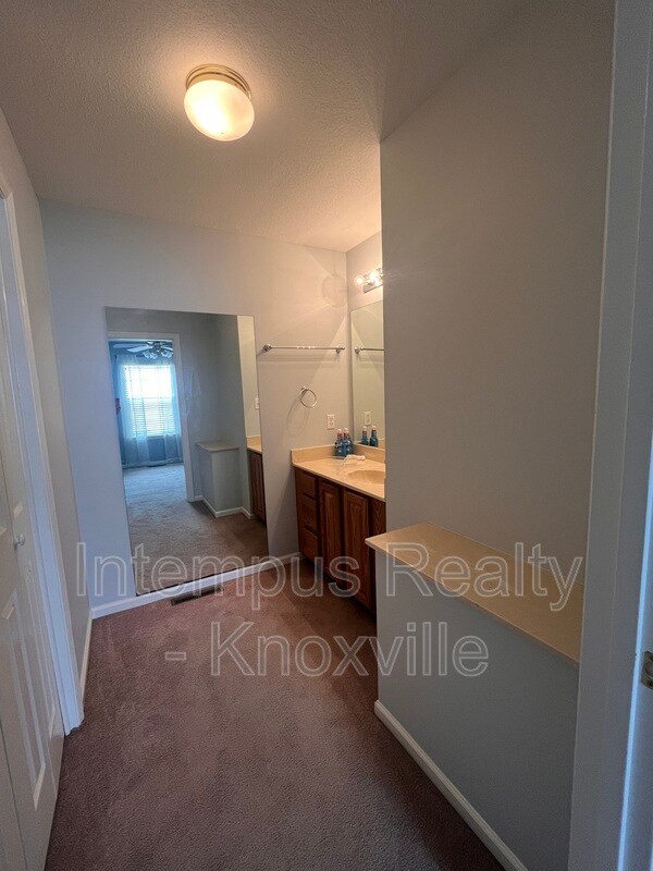 Building Photo - 1333 Willmann Ln