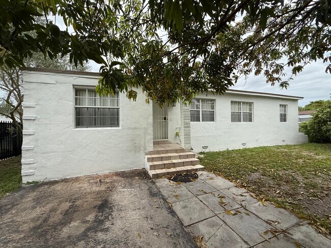 Building Photo - 1125 NW 144th St