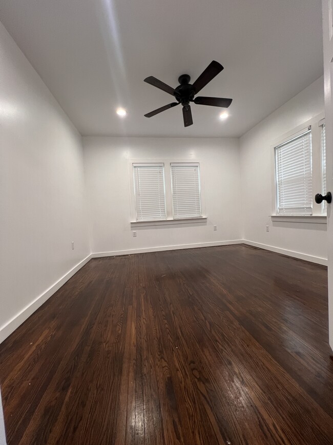 Bedroom 3 - 433 N Cypress St