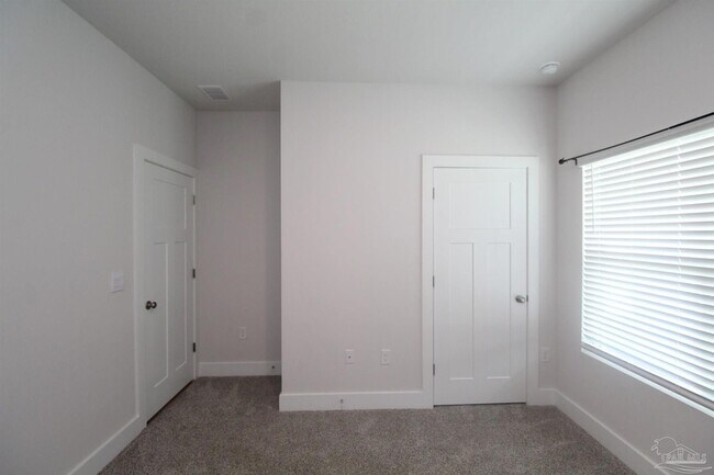 Building Photo - 3111 Silver Maple Dr