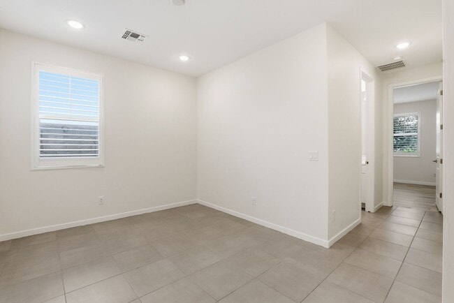 Building Photo - Stunning Queen Creek Home – Modern Comfort in the Spur Crossing Community