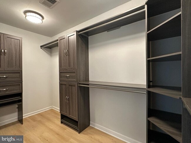 Building Photo - 25274 Gothic Square