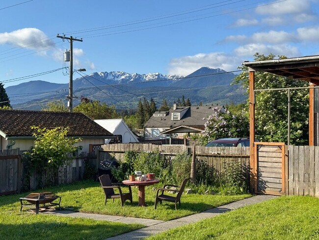 Building Photo - Charming Home for Lease