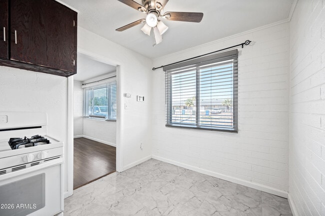 Building Photo - 4326 N 13th Pl