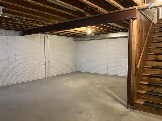 Building Photo - 1442 Oriole Dr