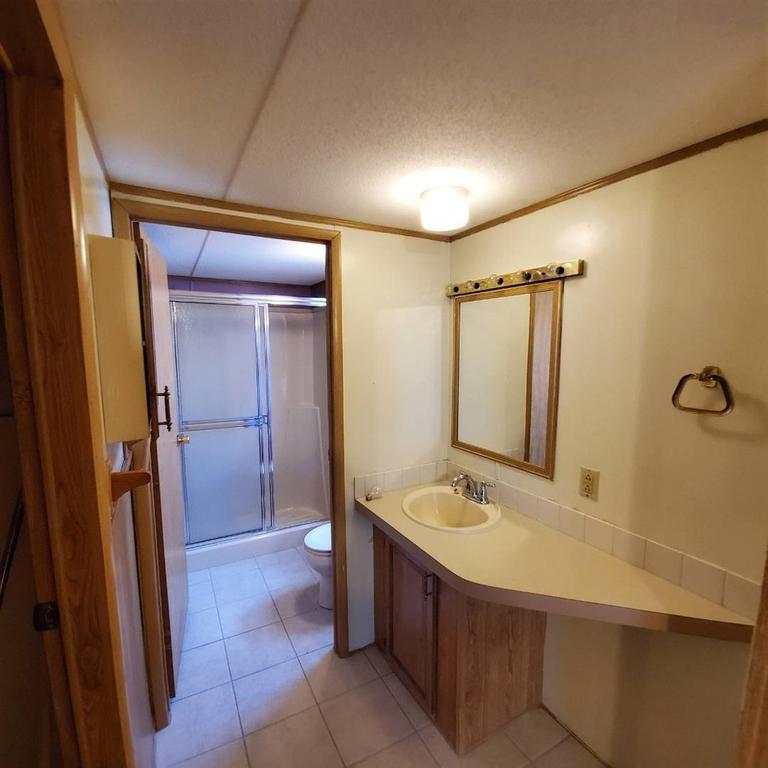 2ND BEDROOM BATH WITH PRIVACY - 15017 Johansson Ave
