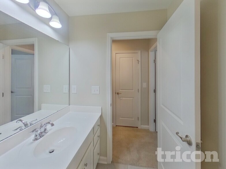 Building Photo - 1302 Harkey Creek Dr