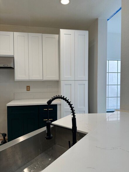 Building Photo - 14078 Lemoli Way