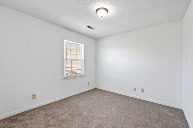 Building Photo - 203 Lancaster Ave