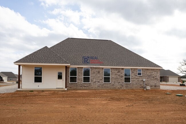 Building Photo - Stylish Glen Rose Home with Open Layout