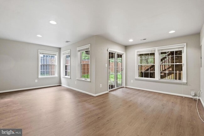 Building Photo - 1208 Cambria Terrace NE