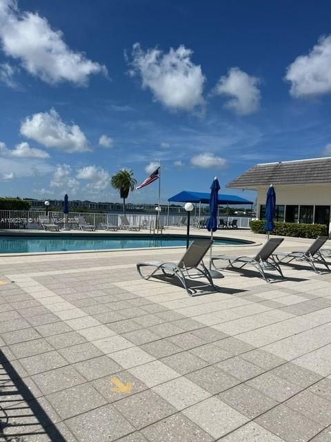 Building Photo - 1175 Miami Gardens Dr