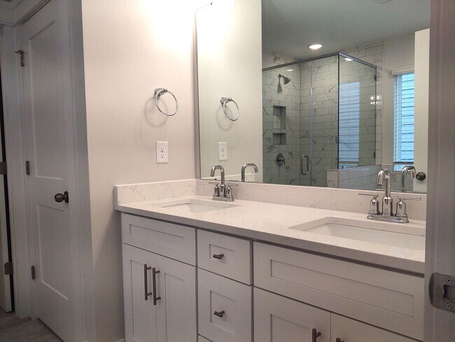 Building Photo - Beautiful Home located in the McKee Grove ...