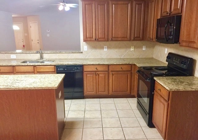 Building Photo - 806 Magnolia Bend