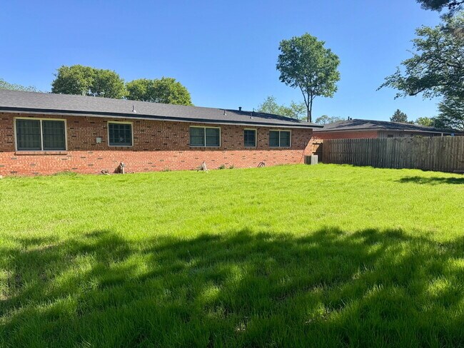 Building Photo - "Charming 3-Bedroom Gem with 2 Full Baths on 54th Street – Spacious 1,725 Sq Ft Haven in Lubbock!"