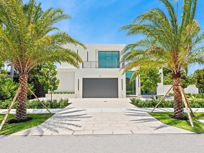 Building Photo - 2657 NE 34th St