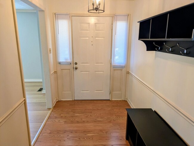 Building Photo - 6913 Crandall Ct