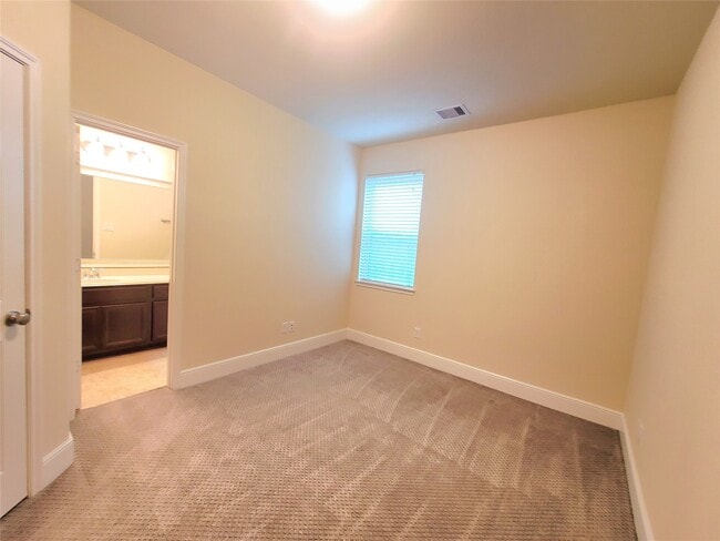 Building Photo - 5822 Crawford Hill Ln