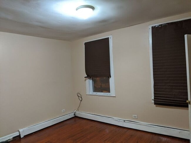 Building Photo - Three-Bedroom Apartment Near Public Transportation