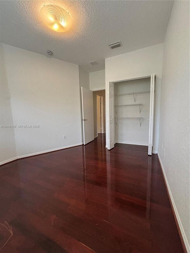 Building Photo - 4931 N Harbor Isles Dr